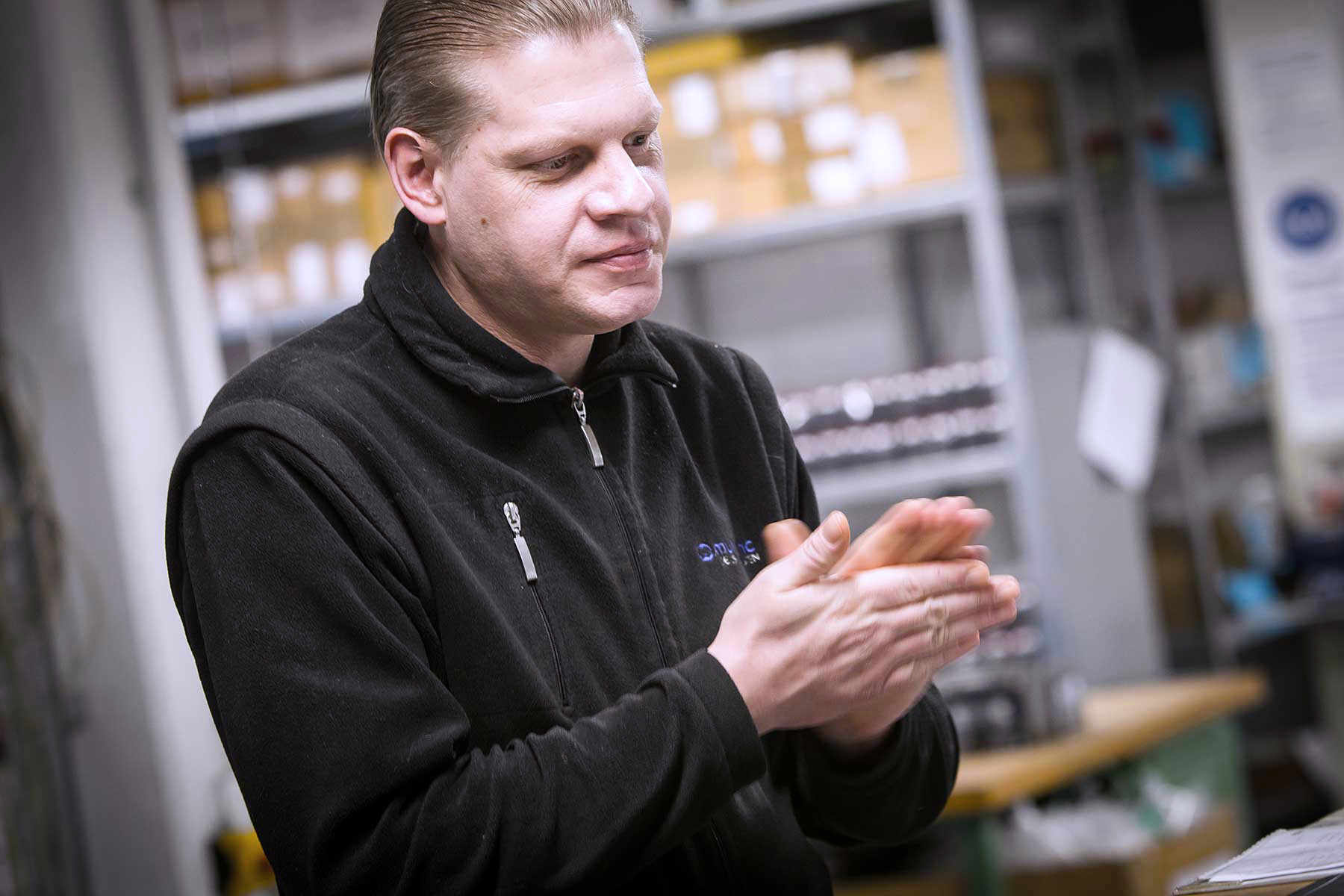 Tobias Jockmann in der Werkstatt